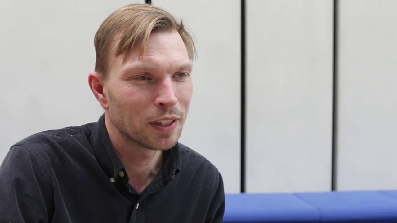 Højmesse, gudstjenester og morgenandagt er en fast del af sendefladen