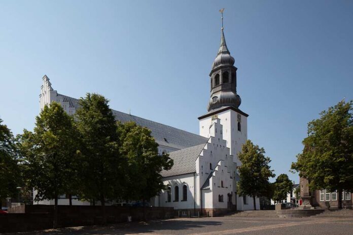 Budolfi Kirke i Aalborg lægger rammer til sommergudstjenester