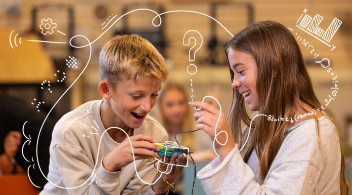 Analoge værktøjer skal medvirke til børns digitale dannelse ultra:bit - projekt i DR, Foto: Claus Rud /Grafik: Lea Hytting