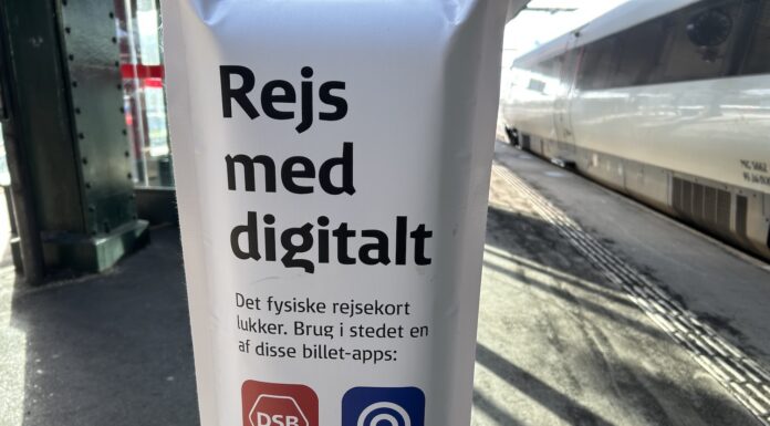 Kan man komme med bus og tog uden smartphone fremover? Rejsekortet udfases - standere dækkes til